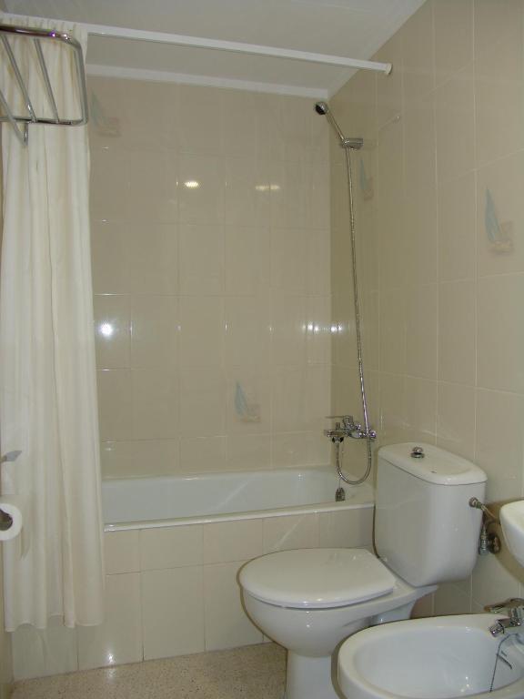 Apartamentos Santi Lloret de Mar Oda fotoğraf